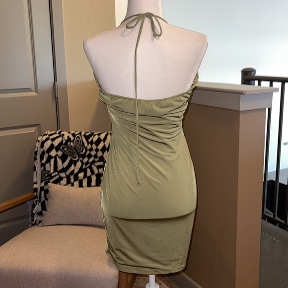 Beautiful green halter mini dress never worn! - Picture 3 of 5